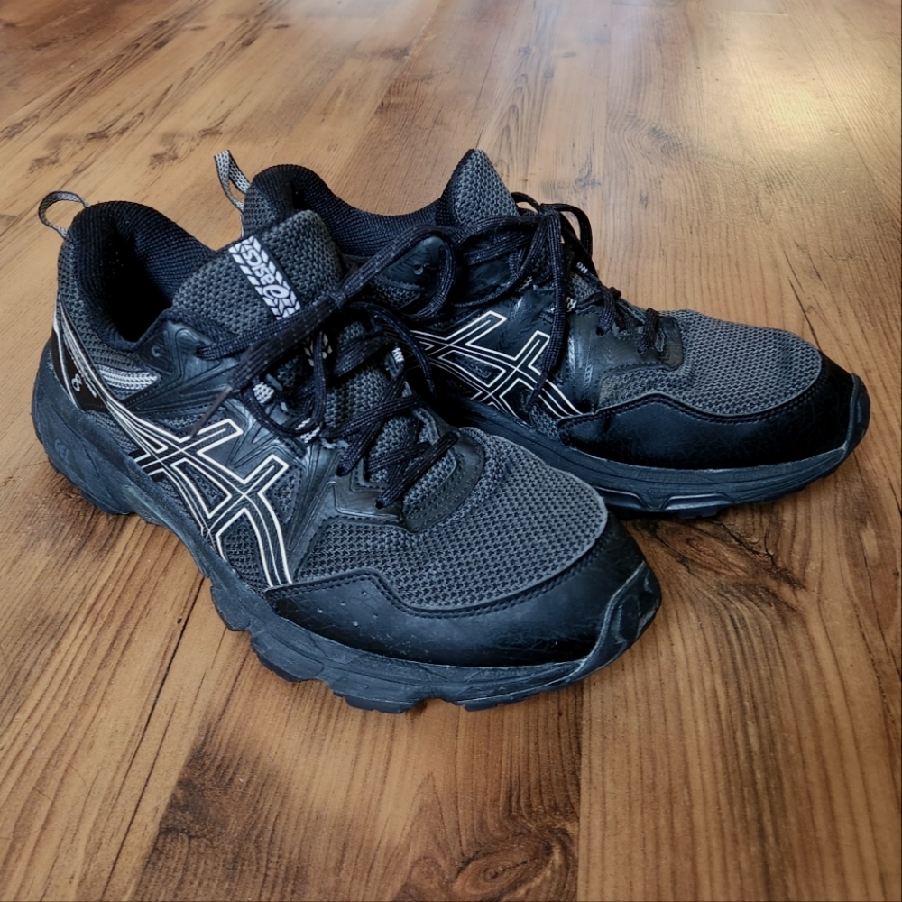 Asics running shoes - 9.5